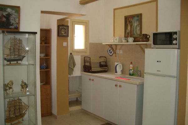 Pevzner ApartHotel 1956 in Haifa Center